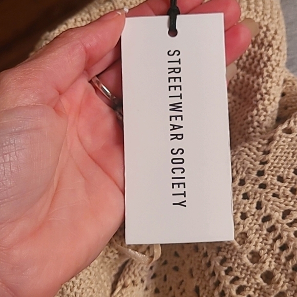 Streetwear SOCIETY beige tank crop top. Size M. NWT! - Picture 7 of 7